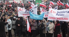tvKrosno.pl : Ponad 2,5 tysiąca osób na Marszu Stop Laicyzacji i Dyskryminacji w Krośnie