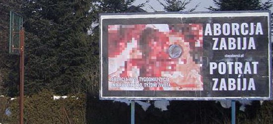 Zdjęcia zakrwawionych płodów na ulicach miasta. Chcą uświadamiać Słowaków, że aborcja jest morderstwem (ZDJĘCIA)