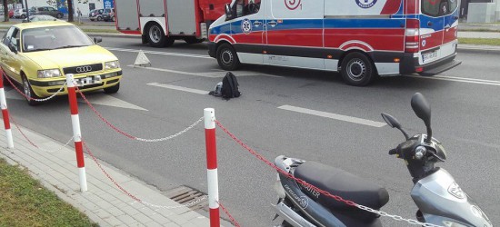 UL. LWOWSKA: Stłuczka motoroweru z osobówką. Nieprzytomny kierowca odwieziony do szpitala (ZDJĘCIA)