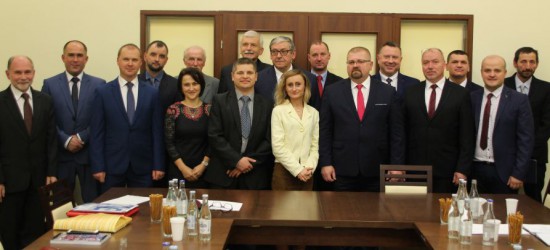 IWONICZ-ZDRÓJ: Burmistrz Witold Kocaj zaprzysiężony. Jest nowy przewodniczący Rady Miejskiej (FILM, ZDJĘCIA)