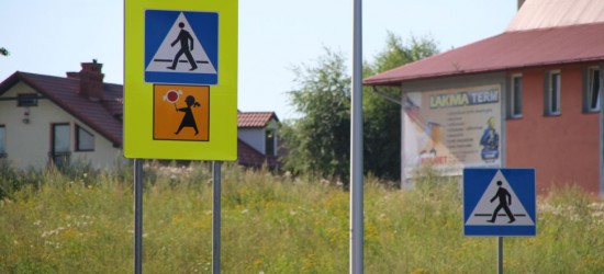 Nowe oznakowanie niebezpiecznego przejścia dla pieszych na ul. Podkarpackiej. Wkrótce pojawi się też czujnik obecności przechodniów (ZDJĘCIA)